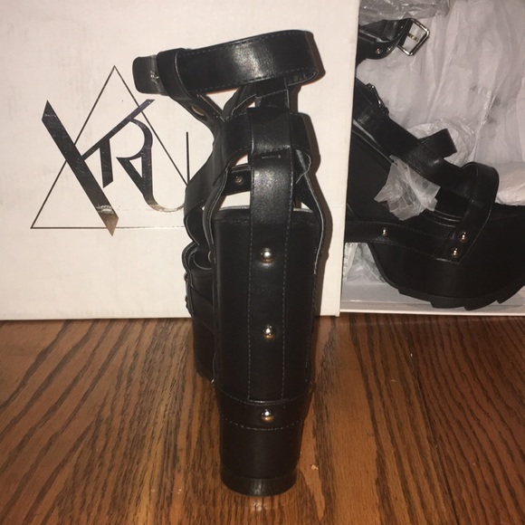 Dollskill platforms - Picture 4 of 4